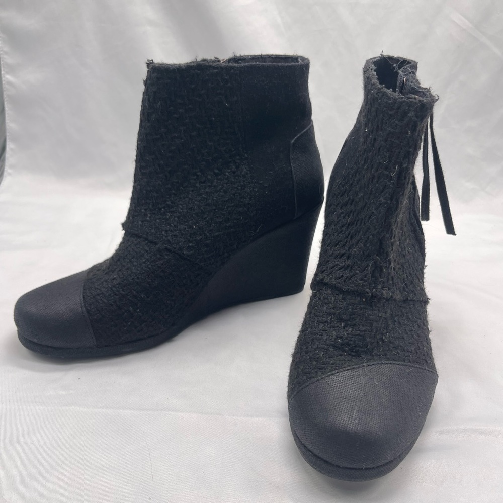 New! Toms Desert Wedge bootie